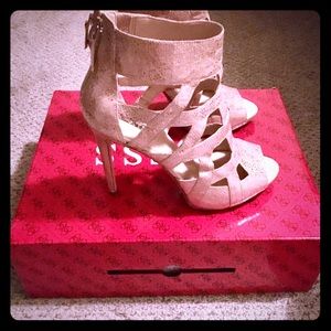 Beautiful Guess bootie. Champagne and gold colored